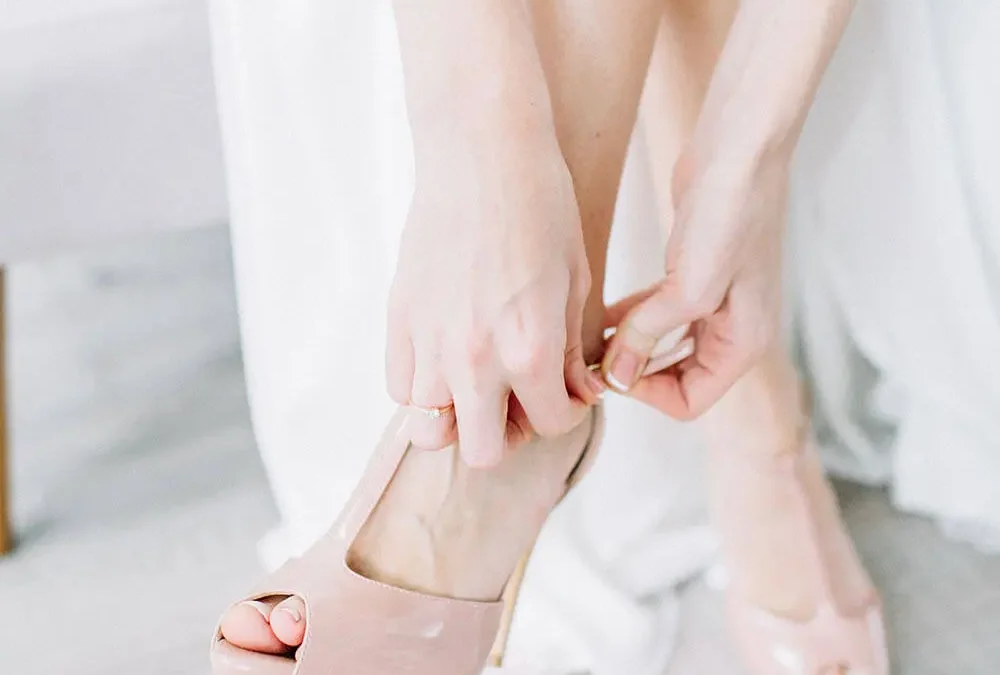 4 wedding signs that are uniquely you